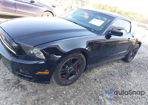 2014 Ford Mustang V6 z USA, uszkodzony, nr VIN 1ZVBP8AM2E5330069